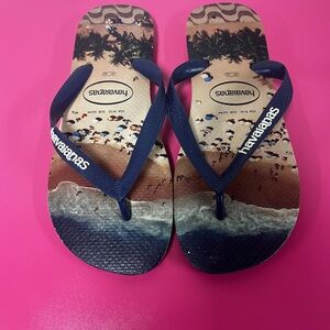 Havaianas Tropical Beach Flip Flops - Navy and Sand